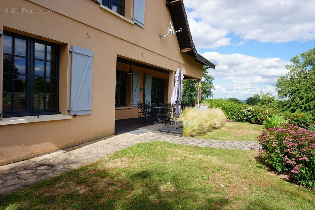 Balle maison avec terrain et etangs - photo 12
