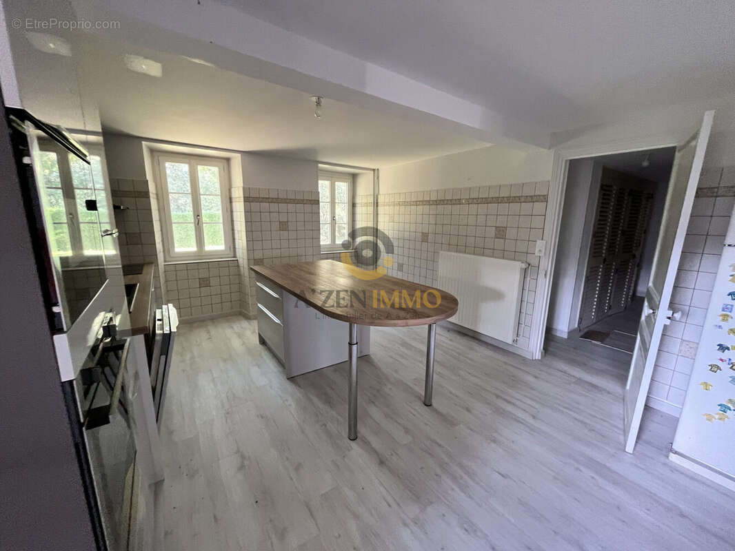 Maison à MONCOUTANT