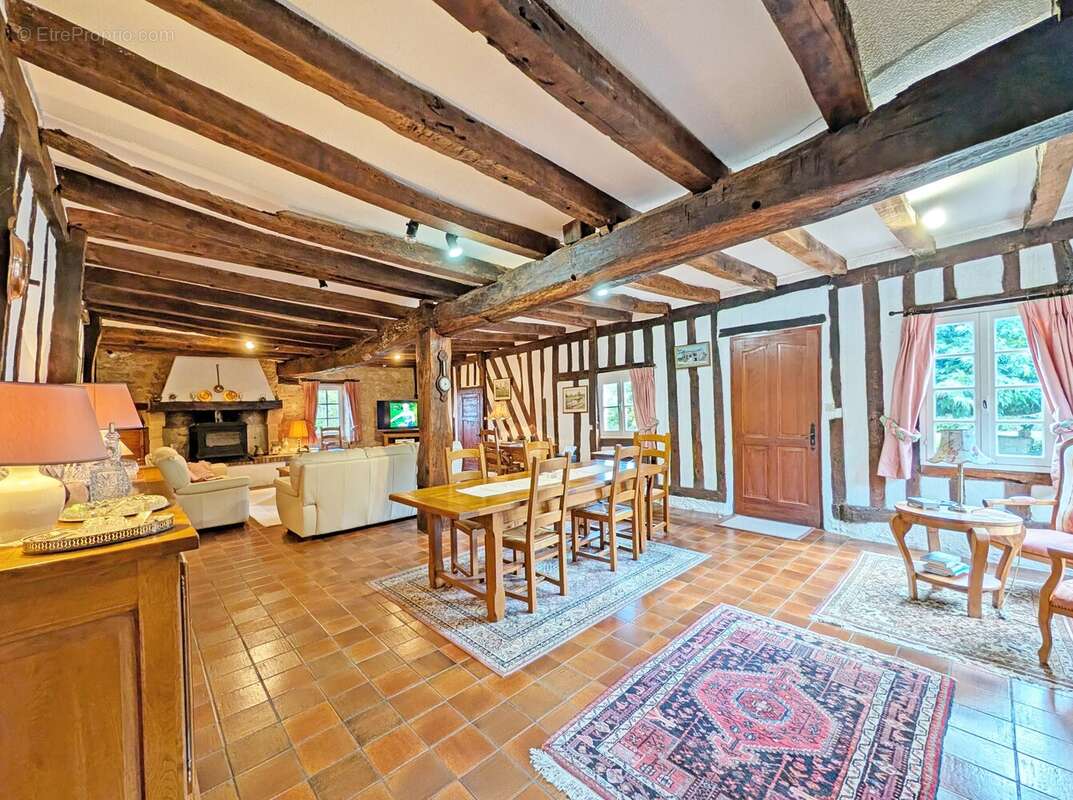 Maison en pierre de caractère avec deux chambres, piscine et maison d'amis - photo 9