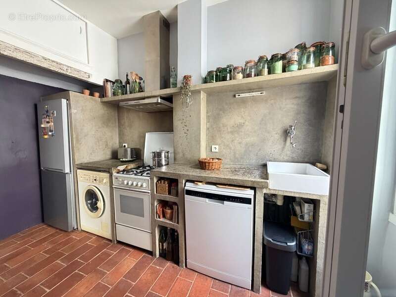 Appartement à MARSEILLE-5E