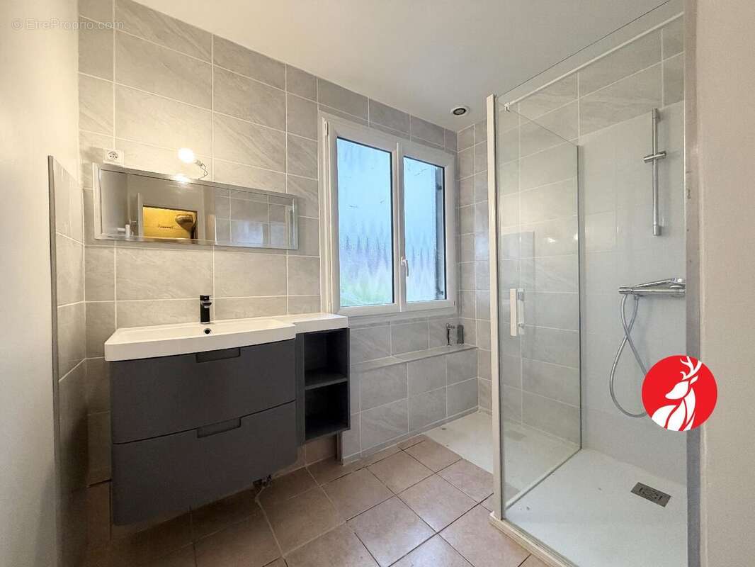 Maison à LA CHAPELLE-LA-REINE