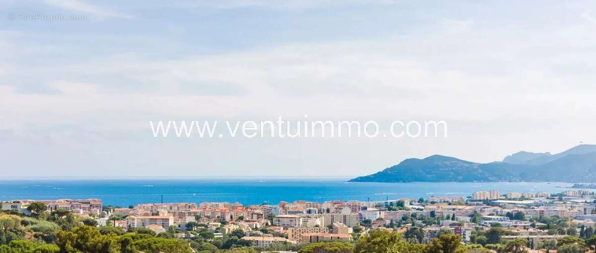 Appartement à LE CANNET