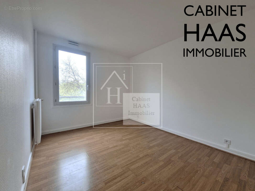 Chambre 1 - Appartement à MAISONS-ALFORT