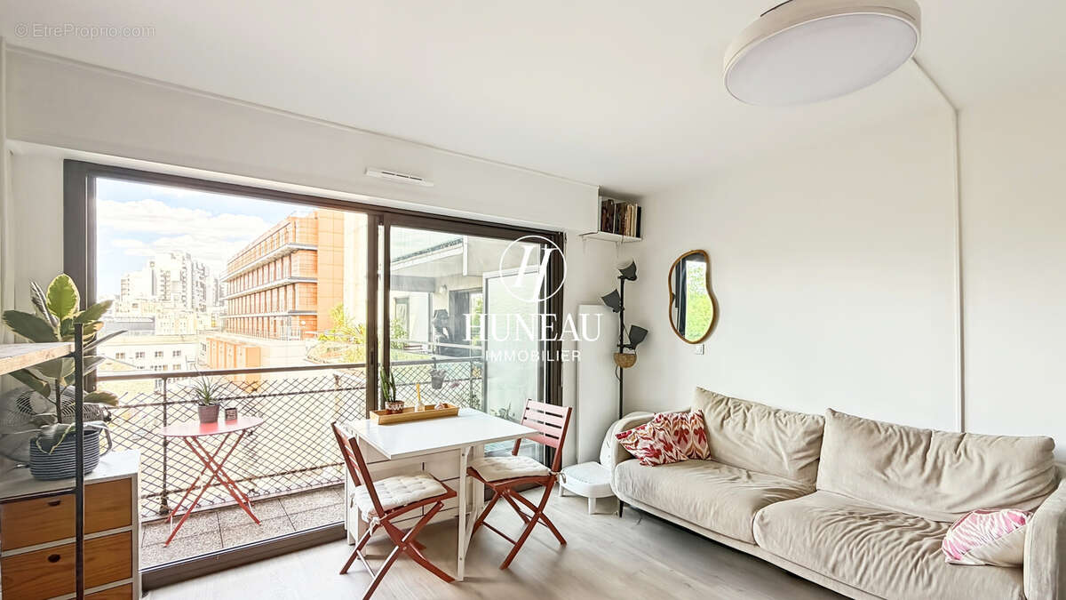 Studio avec grand balcon et en étage élevé - photo 3
