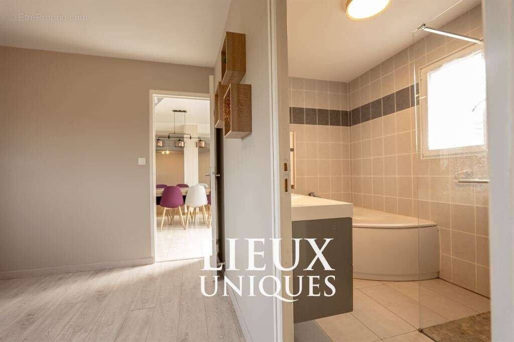 Maison à PRUNAY-CASSEREAU