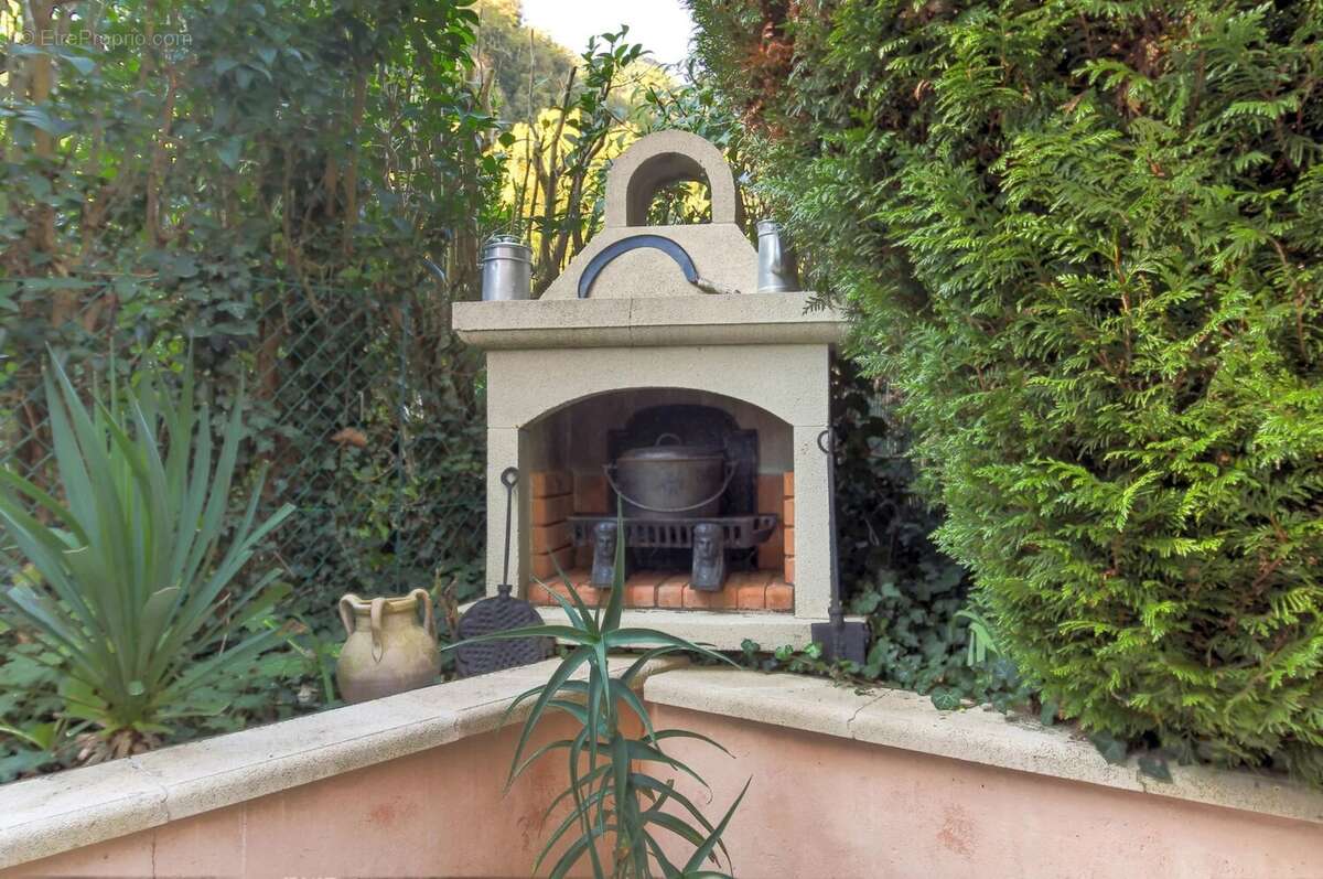 Appartement à ROQUESTERON