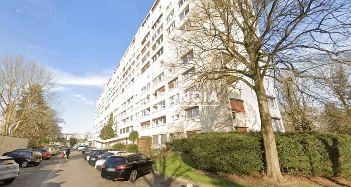 Appartement à FRESNES