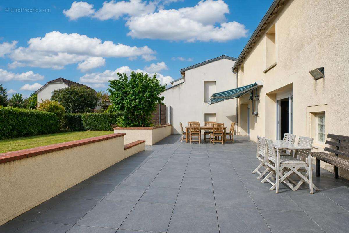 Maison de 7 pièces de 245 m² située à Ochey - photo 7