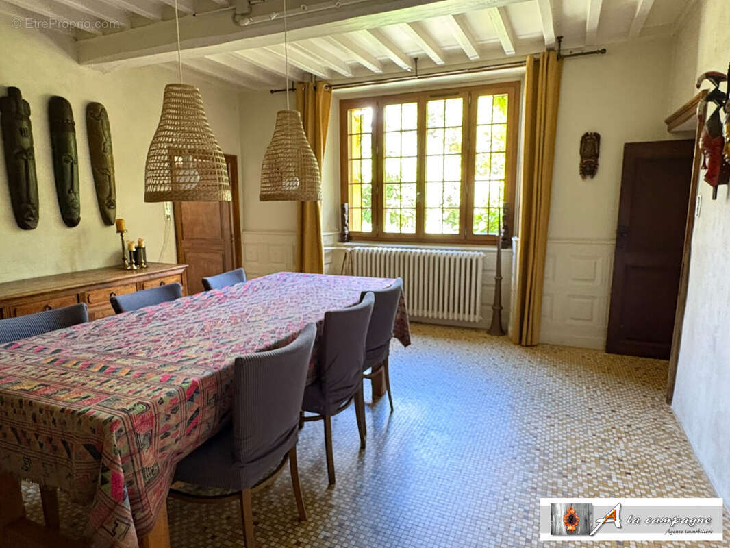 Maison 244 m² à Saint-Maurice-Pres-Pionsat  - photo 6