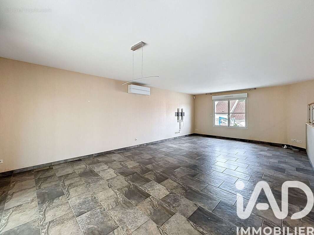 Photo 4 - Maison à AUDUN-LE-ROMAN