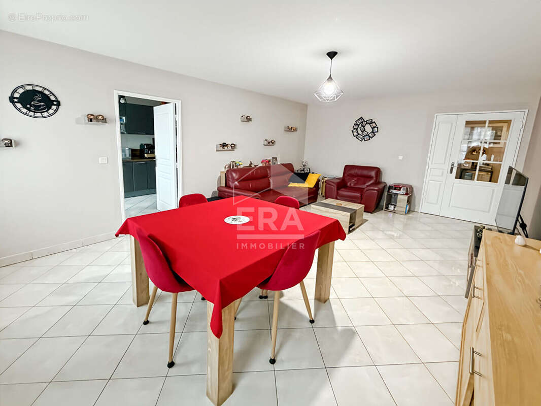 Appartement à SAINT-FARGEAU-PONTHIERRY