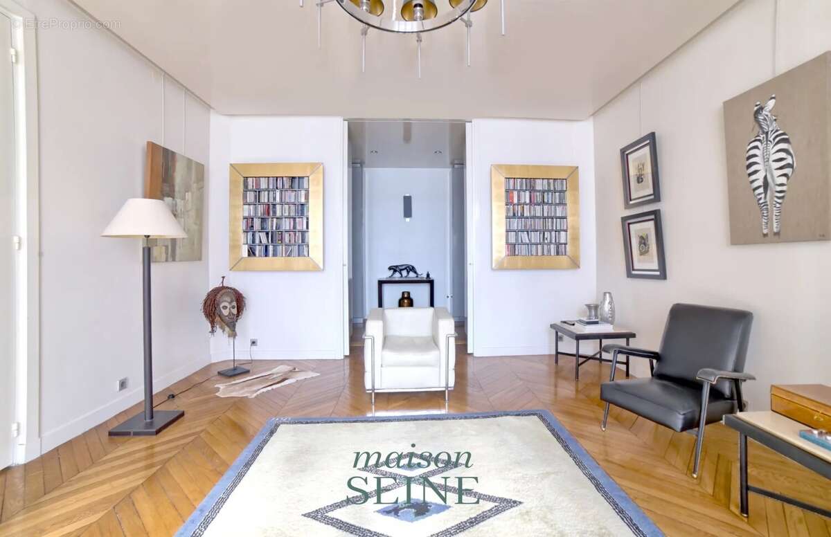 Appartement à PARIS-17E