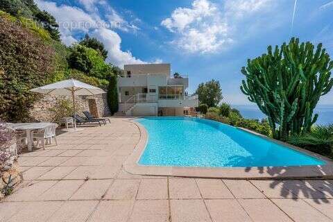 Maison à EZE