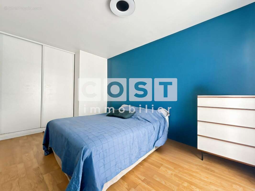 Appartement à LA GARENNE-COLOMBES