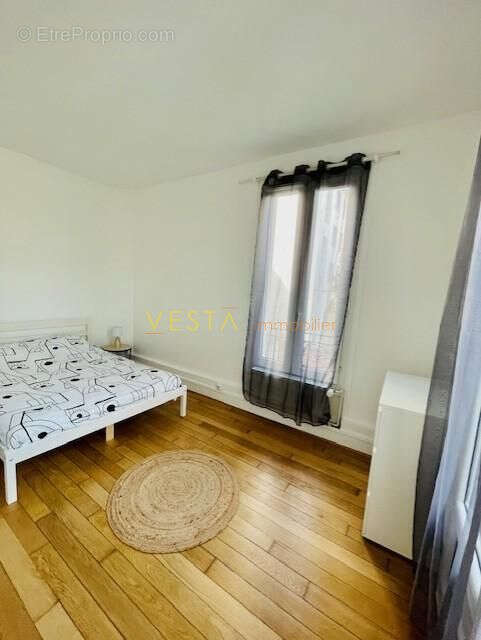 Chambre 2 - Appartement à MONTREUIL