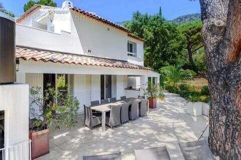 Maison 180 m² à Le Lavandou  - photo 2