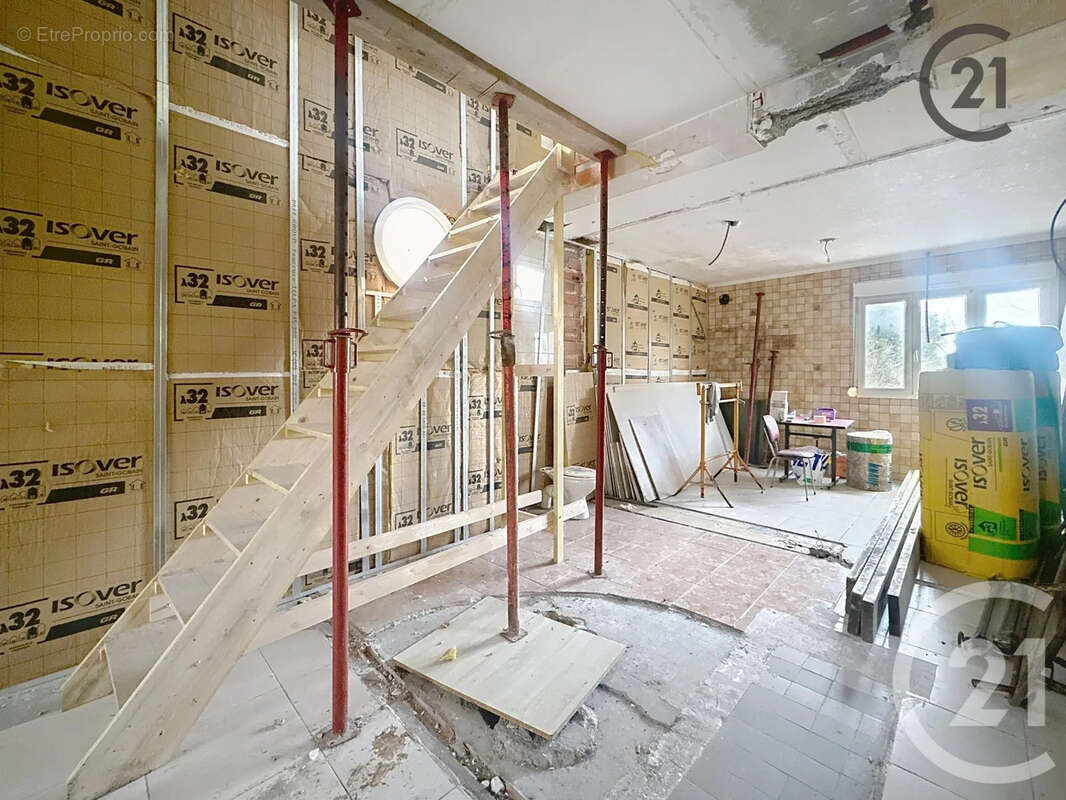 Maison à SAINT-JULIEN-LES-VILLAS