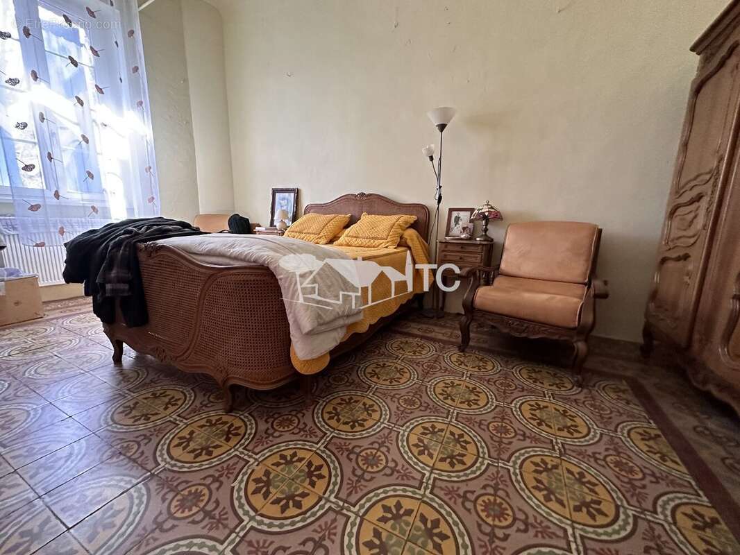 Maison ancienne de caractere avec piscine sur 3190m² de terrain - photo 9