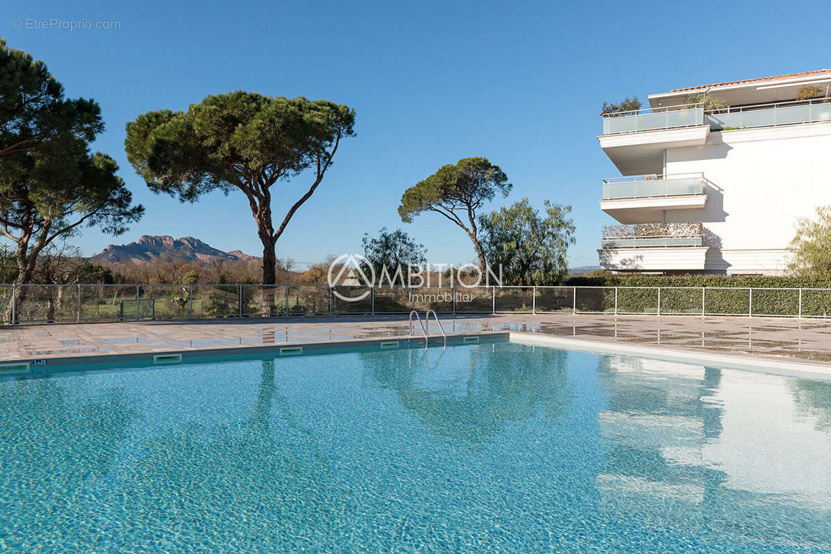 Appartement à PUGET-SUR-ARGENS