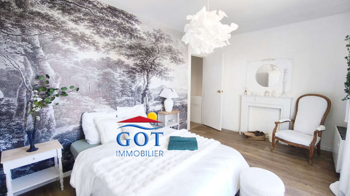 Maison à SAINT-LAURENT-DE-LA-SALANQUE