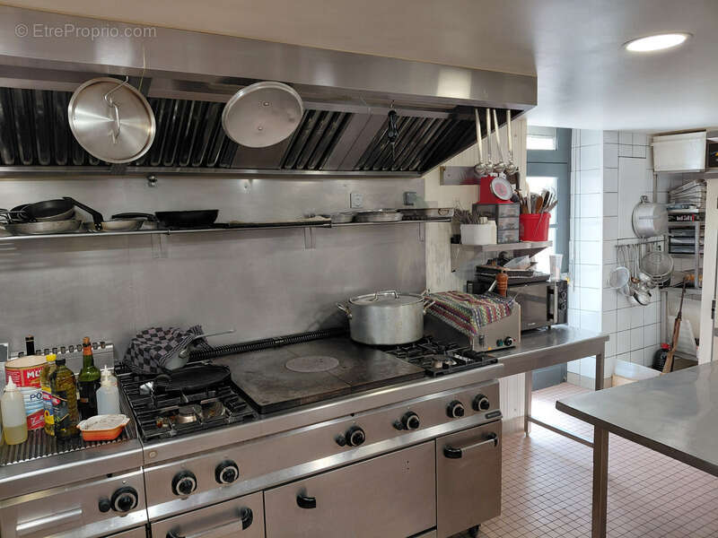 Fonds de commerce et murs à vendre MIRANDE (32) - Hôtel-Restaurant avec parking et logement de fonction - photo 7