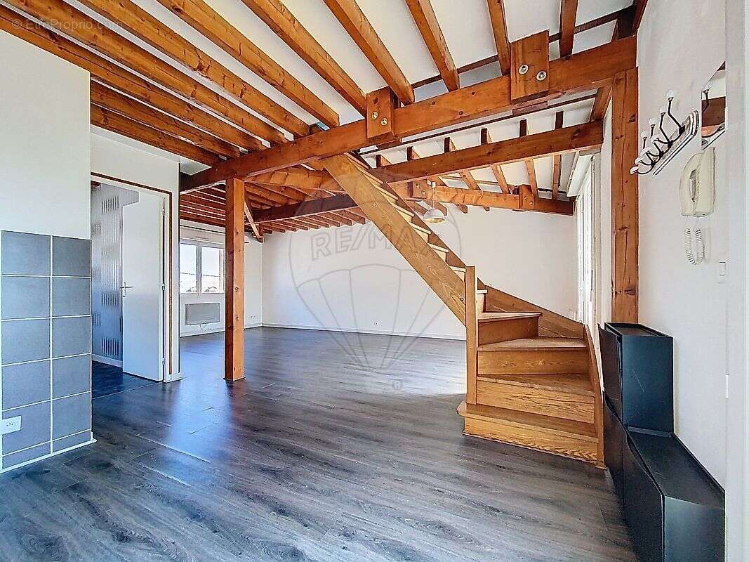 Appartement à PONT-SUR-YONNE