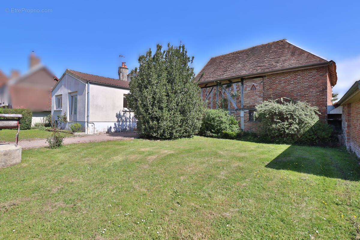 Maison à MESNIL-SAINT-PERE