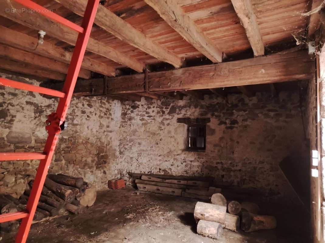 Maison à CHAMPNIERS-ET-REILHAC