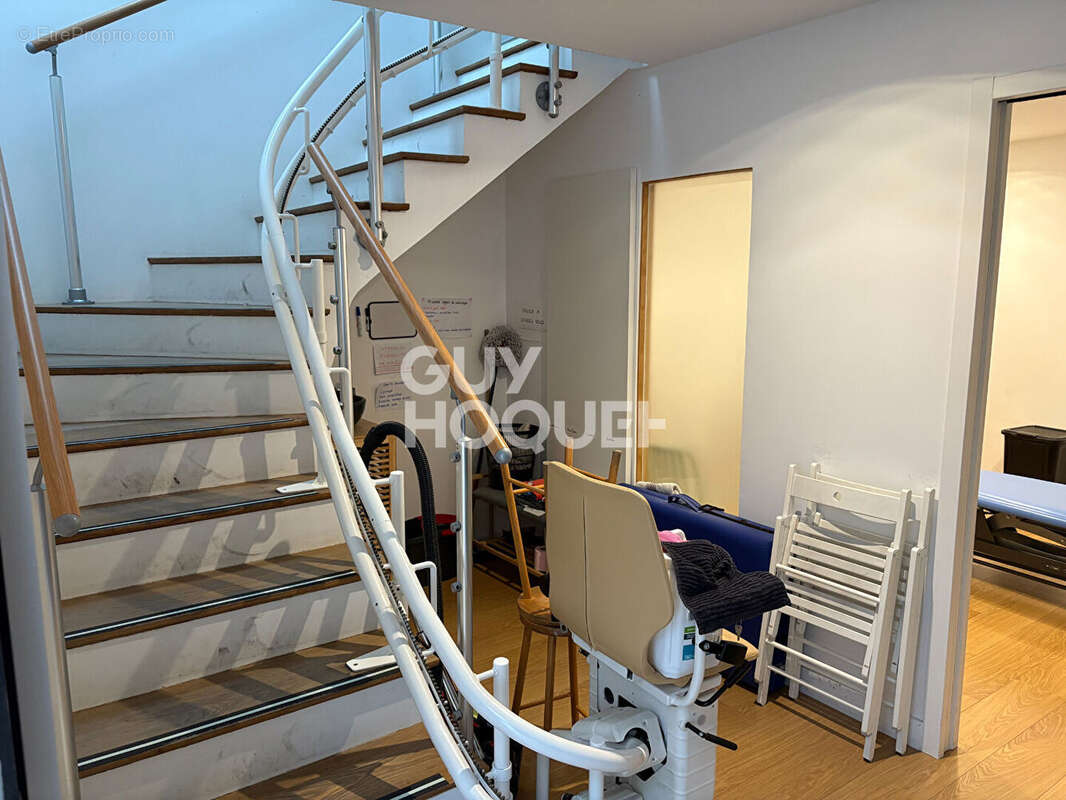 Commerce à LE PORT-MARLY