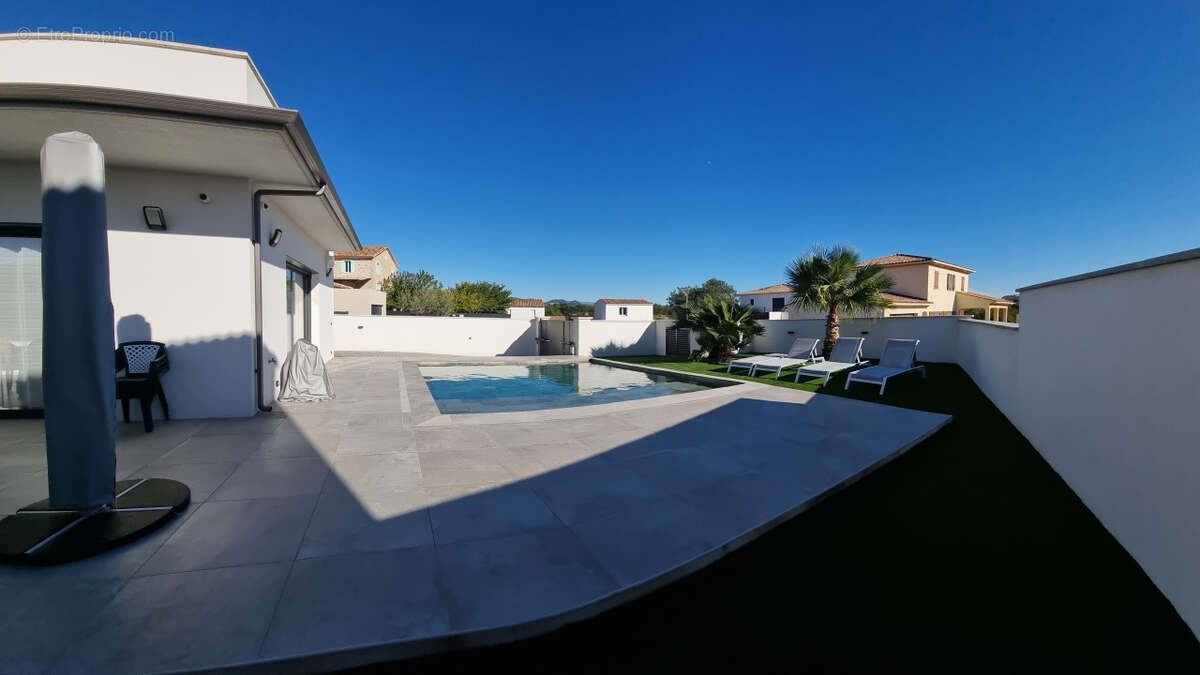 Maison à PUGET-SUR-ARGENS