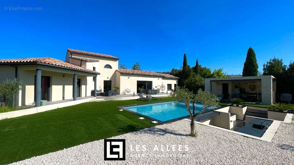 Maison à LES GRANGES-GONTARDES