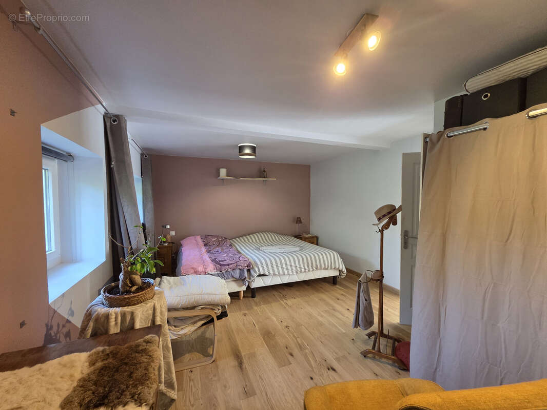 Maison à SAINT-BASILE