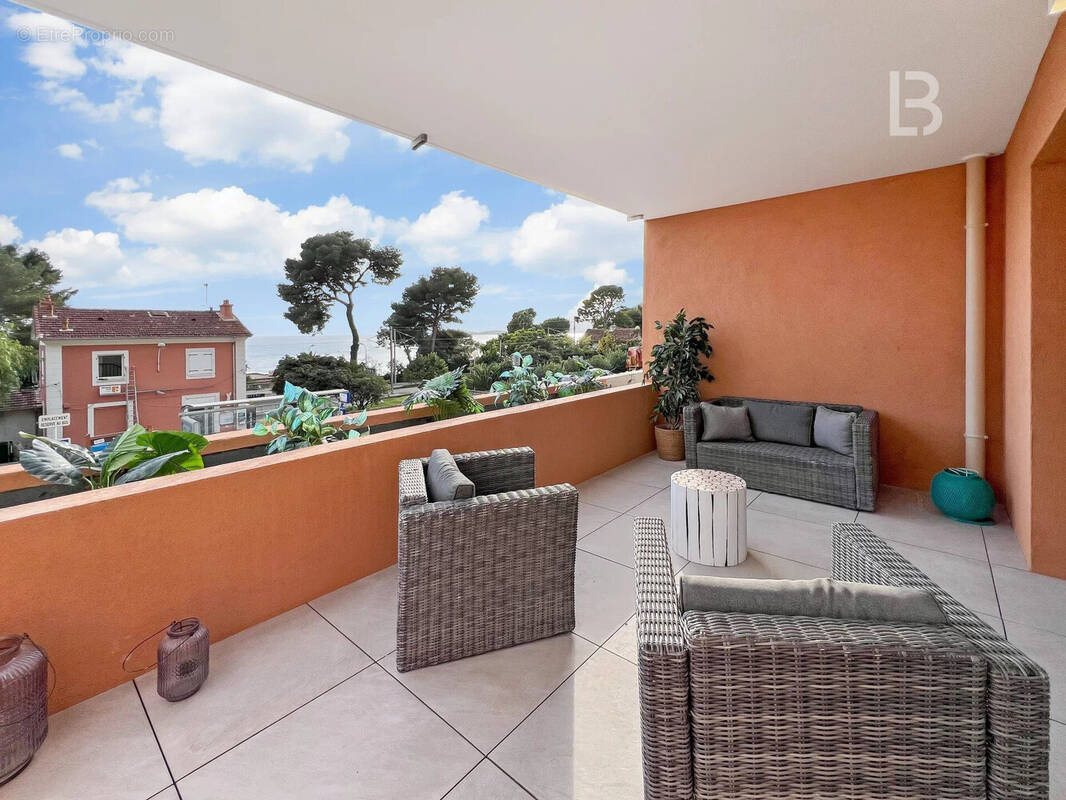 Appartement à EZE