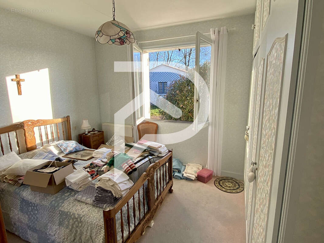 Maison à SAINT-SULPICE-DE-ROUMAGNAC