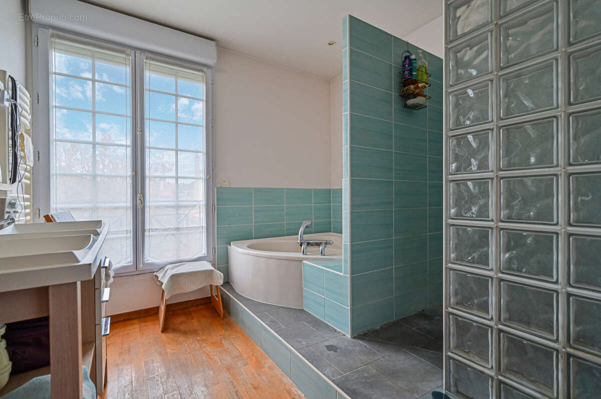 Maison à SAINT-MAUR-DES-FOSSES