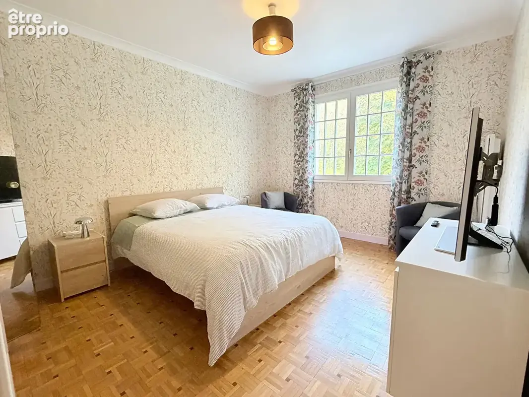 Superbe pavillon de maçon lumineux de 370 m² - terrain de 3 680 m² - activité de chambres d'hôtes ! - photo 6