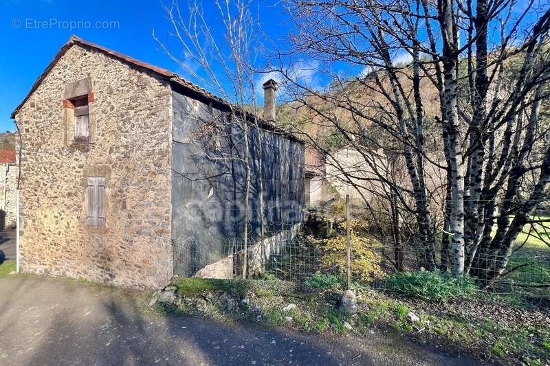 Maison à VERRERIES-DE-MOUSSANS