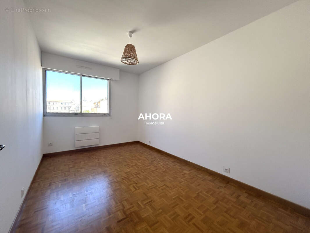 Appartement à MARSEILLE-7E