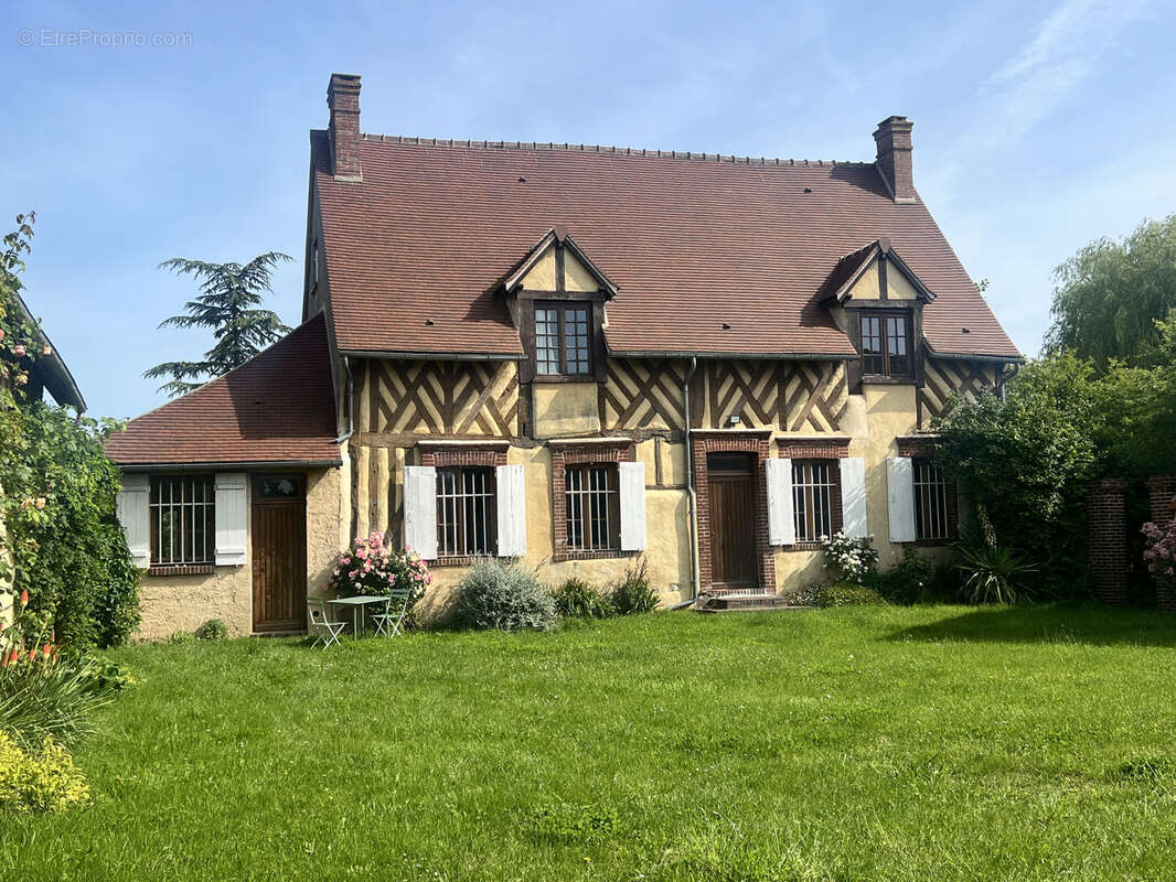 Maison à HOUDAN