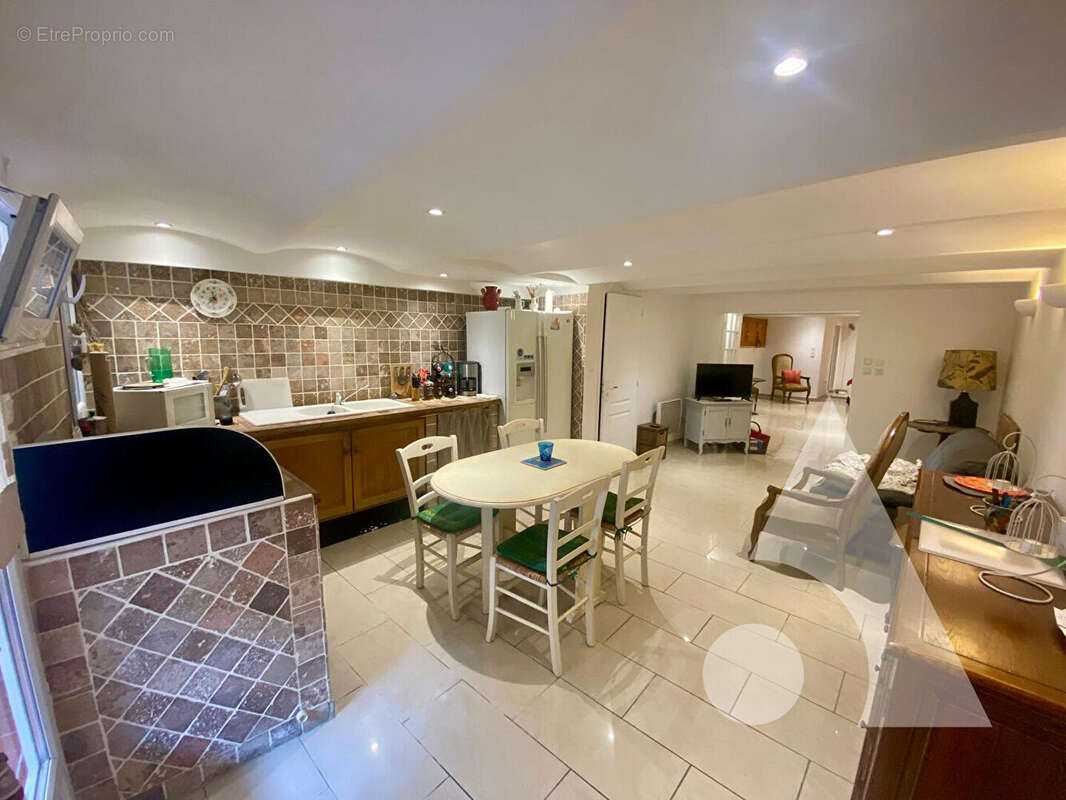 Appartement à LORGUES