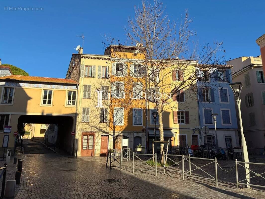 Appartement à VALLAURIS