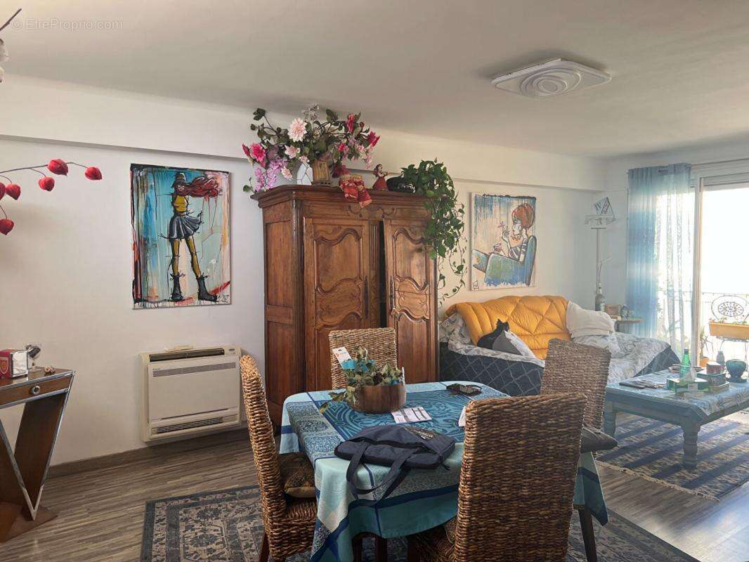 Sete   Appartement en dernier étage avec ascenseur 67 m2 - photo 6