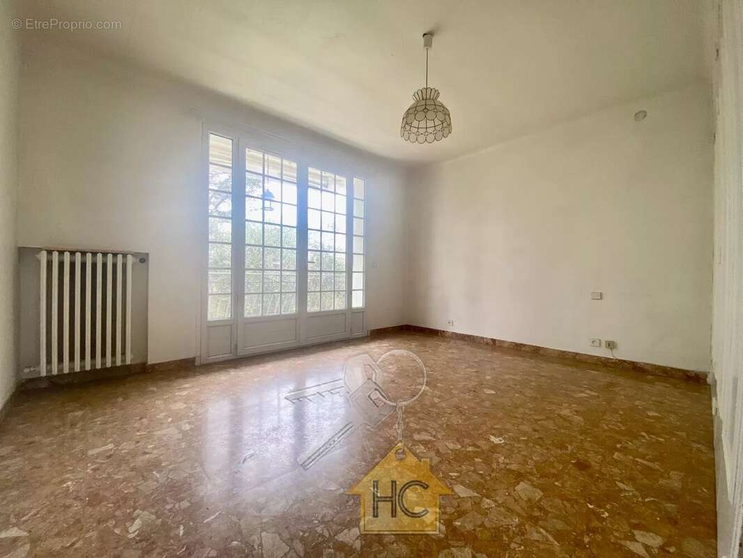 Appartement à MOUGINS