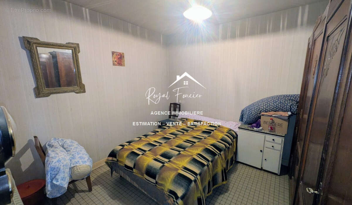 Chambre RDC - Maison à NOYANT-DE-TOURAINE