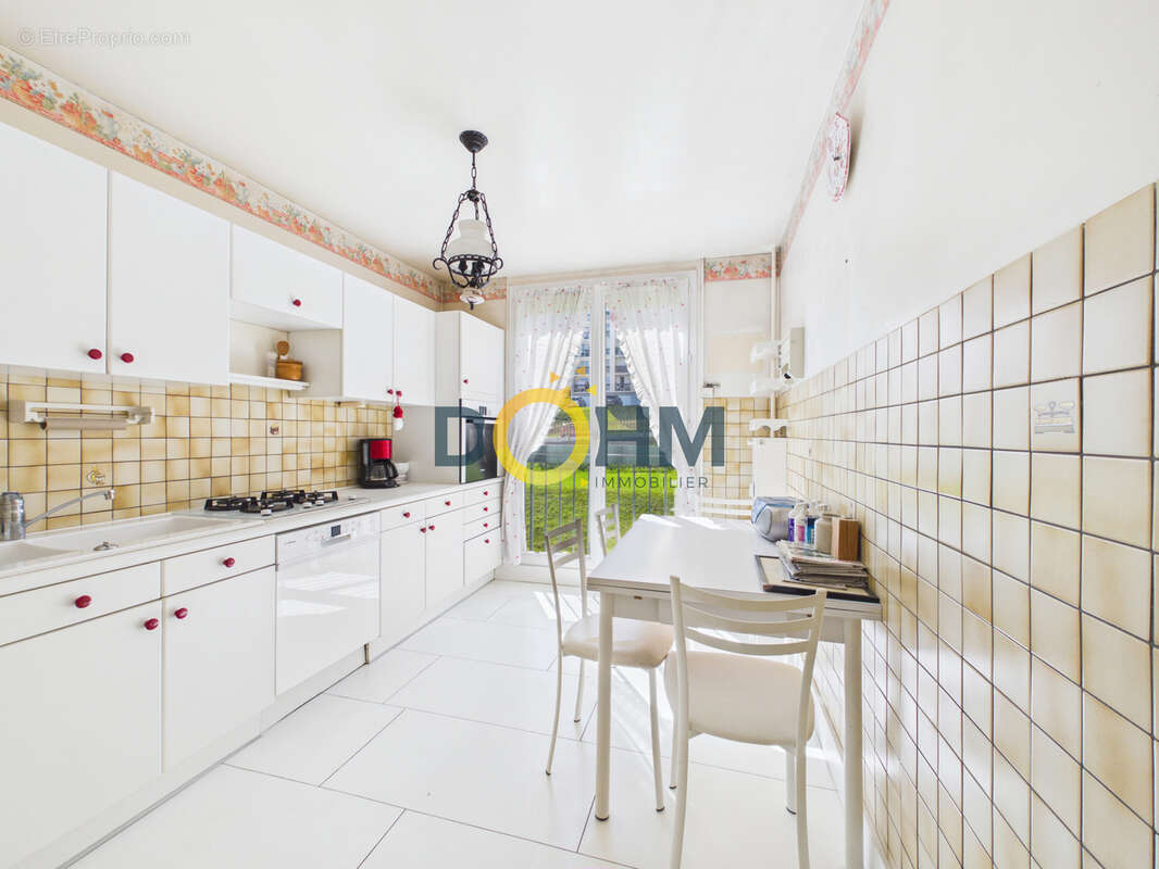 EXCLUSIVITÉ AGENCE   Grand T5 lumineux avec balcon, garage et cave ! - photo 5