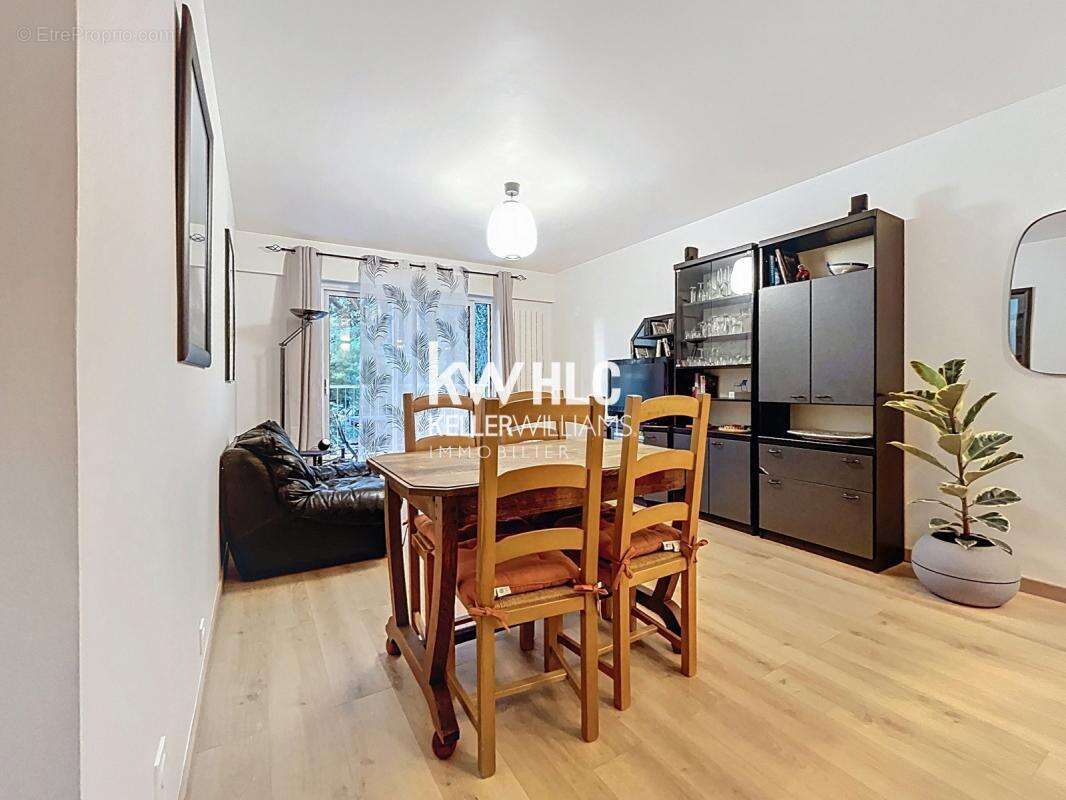 Appartement à MANDELIEU-LA-NAPOULE