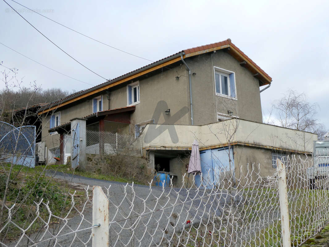 Maison à SAINT-GENIS-L'ARGENTIERE