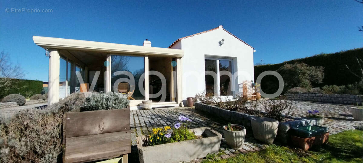 Maison à SAINT-URBAIN