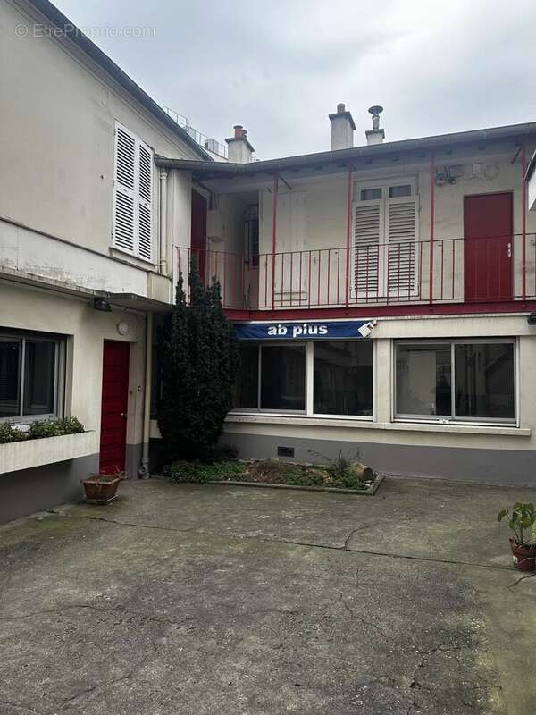 Appartement à NEUILLY-SUR-SEINE