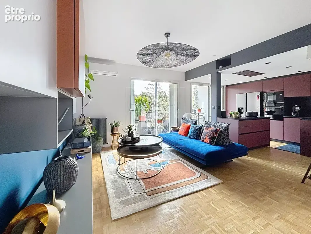 Très bel appartement traversant T3 de 70 m², entièrement rénové, 2 balcons, 1 cave et 1 place de stationnement dans une résidenc - photo 2